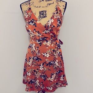 Sadie and Sage Mini wrap dress. Small (2-4).